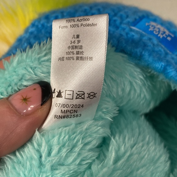 EUC Turtle Fur Kids' Suzie Beanie Lilac Blue Faux Fur Pom Pom Puff Fleece Lined - Picture 8 of 8